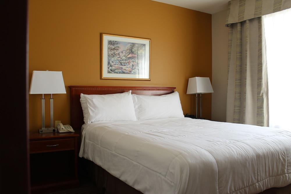 Foxwood Inn And Suites Fox Creek المظهر الخارجي الصورة